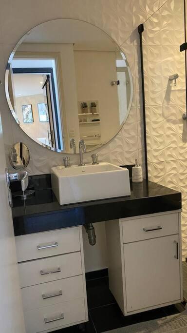 Entire 2 Bedrooms In *