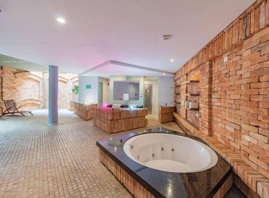 Entire 2 Bedrooms In *